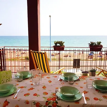 House Mizzica Che Mare! Holiday home *